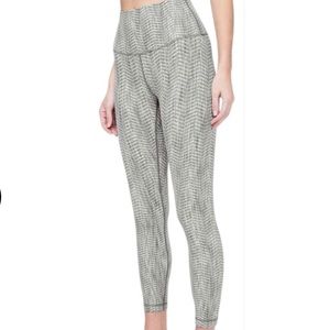LULULEMON Grey Patterned Leggings Size 4